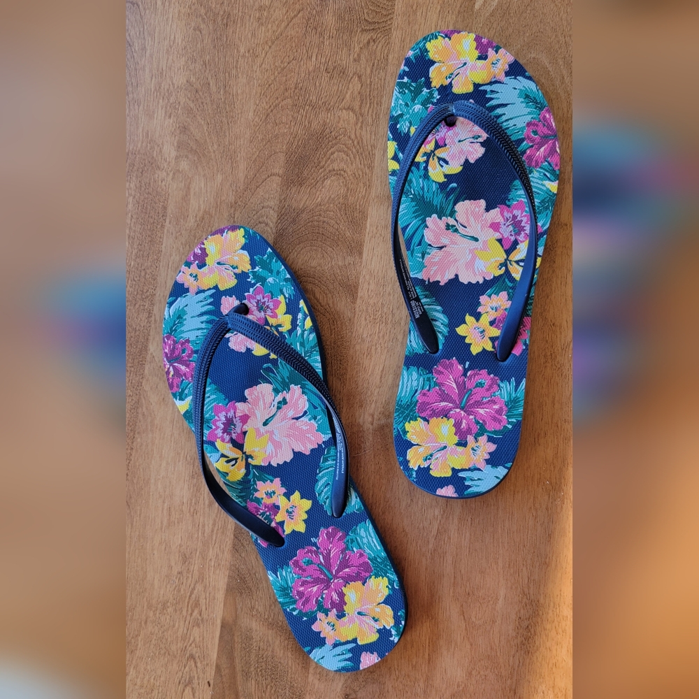 Mossimo Floral Flip Flops Size 10/11